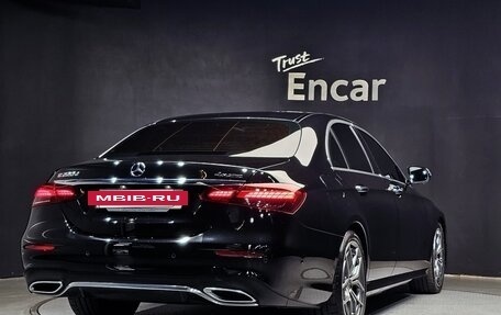 Mercedes-Benz E-Класс, 2022 год, 5 370 000 рублей, 2 фотография