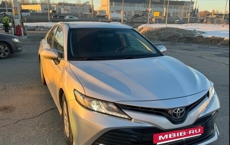 Toyota Camry, 2018 год, 2 198 000 рублей, 4 фотография