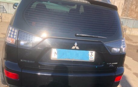 Mitsubishi Outlander III рестайлинг 3, 2008 год, 1 080 000 рублей, 8 фотография