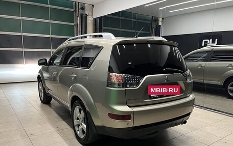 Mitsubishi Outlander III рестайлинг 3, 2007 год, 900 000 рублей, 4 фотография