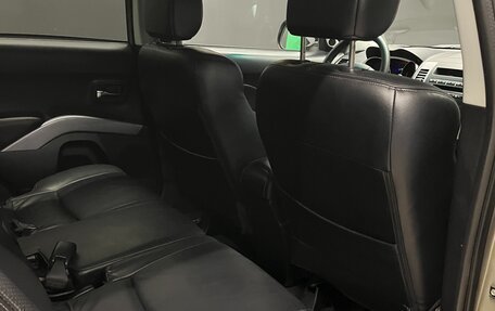 Mitsubishi Outlander III рестайлинг 3, 2007 год, 900 000 рублей, 13 фотография