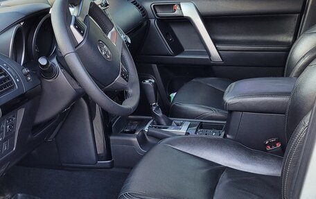 Toyota Land Cruiser Prado 150 рестайлинг 2, 2014 год, 3 400 000 рублей, 7 фотография