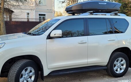 Toyota Land Cruiser Prado 150 рестайлинг 2, 2014 год, 3 400 000 рублей, 3 фотография
