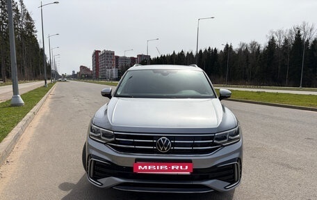 Volkswagen Tiguan II, 2021 год, 3 700 000 рублей, 3 фотография