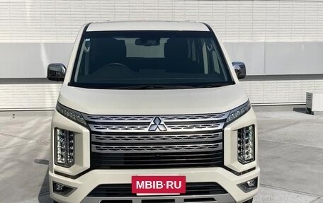 Mitsubishi Delica D:5 I, 2022 год, 2 790 000 рублей, 3 фотография