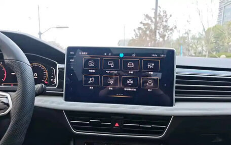 Volkswagen Tiguan II, 2023 год, 2 390 000 рублей, 13 фотография
