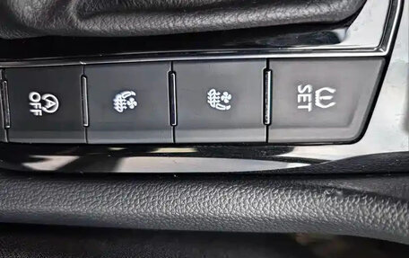 Volkswagen Tiguan II, 2023 год, 2 390 000 рублей, 15 фотография