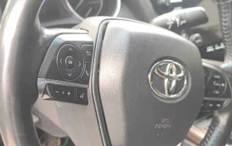 Toyota Camry, 2018 год, 2 300 000 рублей, 11 фотография