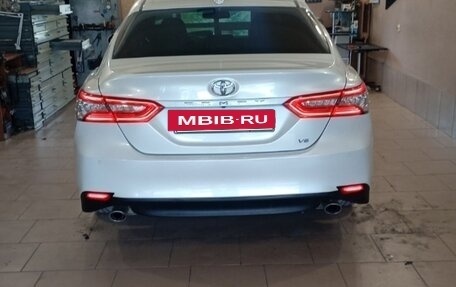 Toyota Camry, 2018 год, 2 300 000 рублей, 13 фотография