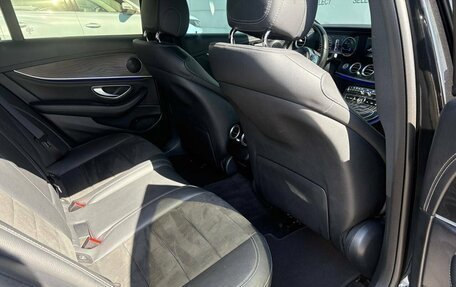 Mercedes-Benz E-Класс, 2019 год, 3 650 000 рублей, 20 фотография