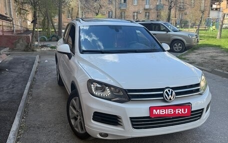Volkswagen Touareg III, 2014 год, 2 400 000 рублей, 2 фотография