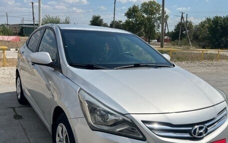 Hyundai Solaris II рестайлинг, 2016 год, 900 000 рублей, 5 фотография