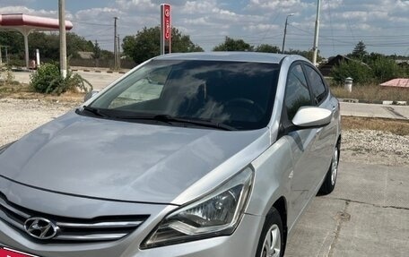 Hyundai Solaris II рестайлинг, 2016 год, 900 000 рублей, 6 фотография