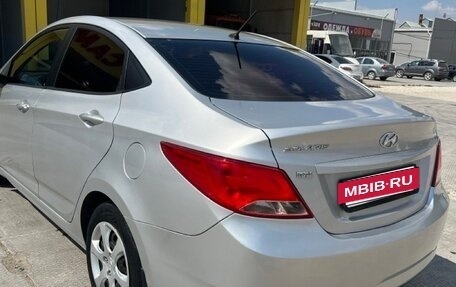 Hyundai Solaris II рестайлинг, 2016 год, 900 000 рублей, 8 фотография