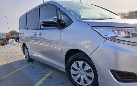 Toyota Noah III, 2021 год, 2 259 000 рублей, 6 фотография