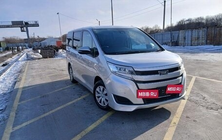 Toyota Noah III, 2021 год, 2 259 000 рублей, 7 фотография