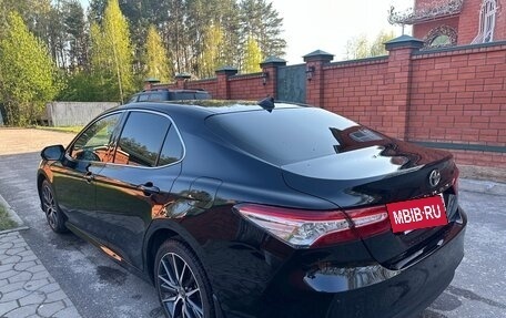 Toyota Camry, 2022 год, 3 650 000 рублей, 4 фотография
