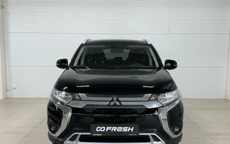 Mitsubishi Outlander III рестайлинг 3, 2018 год, 2 490 000 рублей, 2 фотография