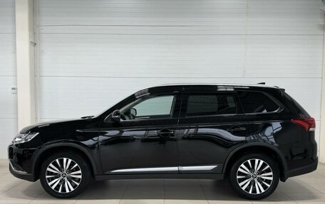 Mitsubishi Outlander III рестайлинг 3, 2018 год, 2 490 000 рублей, 5 фотография