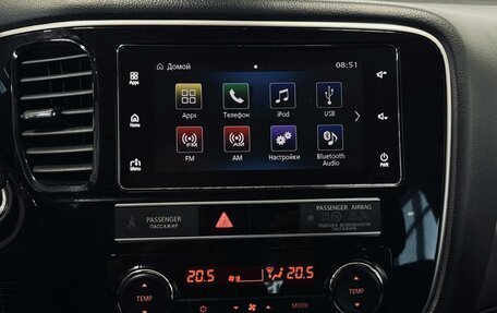 Mitsubishi Outlander III рестайлинг 3, 2018 год, 2 490 000 рублей, 12 фотография