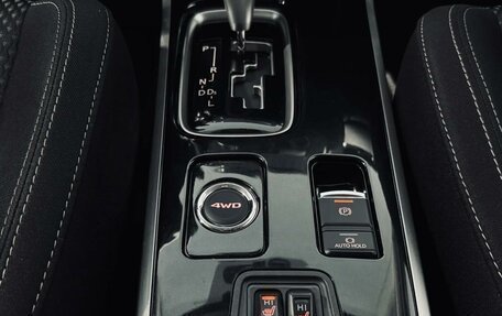 Mitsubishi Outlander III рестайлинг 3, 2018 год, 2 490 000 рублей, 14 фотография