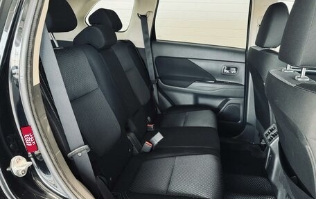 Mitsubishi Outlander III рестайлинг 3, 2018 год, 2 490 000 рублей, 26 фотография