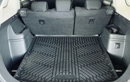 Mitsubishi Outlander III рестайлинг 3, 2018 год, 2 490 000 рублей, 28 фотография