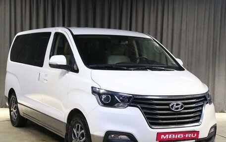 Hyundai H-1 II рестайлинг, 2019 год, 2 599 000 рублей, 3 фотография