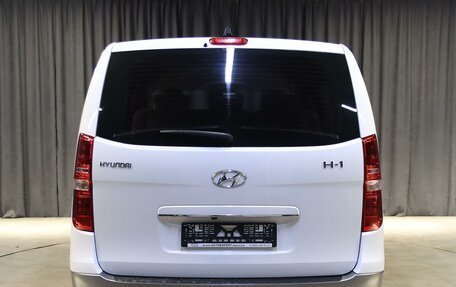 Hyundai H-1 II рестайлинг, 2019 год, 2 599 000 рублей, 14 фотография