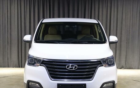 Hyundai H-1 II рестайлинг, 2019 год, 2 599 000 рублей, 13 фотография