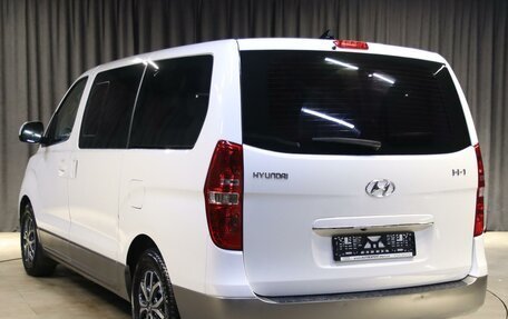 Hyundai H-1 II рестайлинг, 2019 год, 2 599 000 рублей, 4 фотография