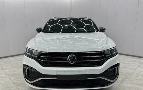 Volkswagen T-Roc I, 2021 год, 1 660 000 рублей, 2 фотография