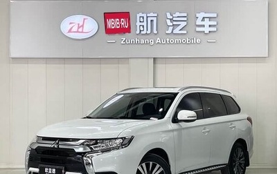 Mitsubishi Outlander III рестайлинг 3, 2022 год, 1 970 000 рублей, 1 фотография