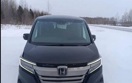 Honda Stepwgn IV, 2021 год, 2 100 000 рублей, 1 фотография