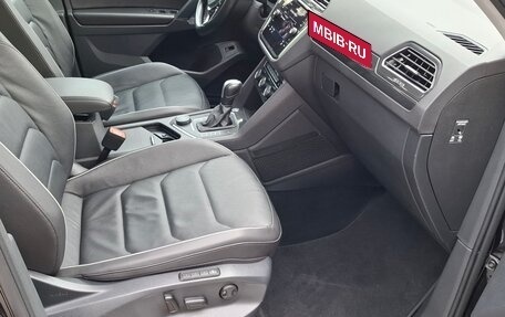 Volkswagen Tiguan II, 2019 год, 2 590 000 рублей, 10 фотография