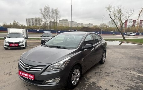 Hyundai Solaris II рестайлинг, 2015 год, 1 000 000 рублей, 1 фотография