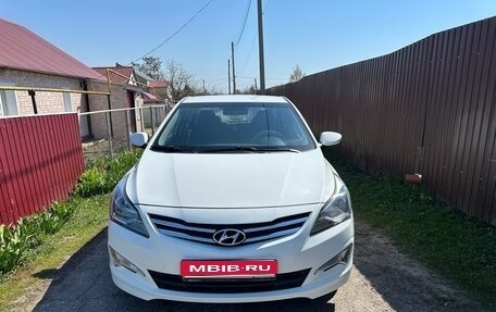 Hyundai Solaris II рестайлинг, 2015 год, 1 620 000 рублей, 1 фотография