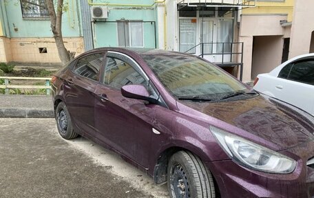 Hyundai Solaris II рестайлинг, 2012 год, 630 000 рублей, 1 фотография