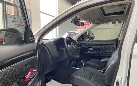Mitsubishi Outlander III рестайлинг 3, 2022 год, 1 970 000 рублей, 16 фотография