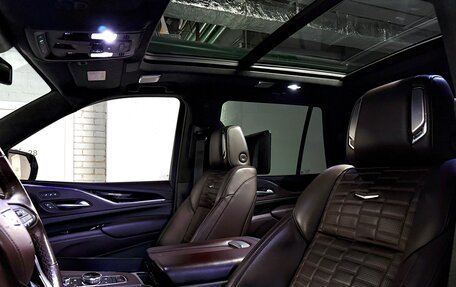 Cadillac Escalade V, 2023 год, 14 000 000 рублей, 7 фотография