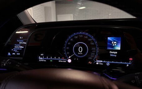 Cadillac Escalade V, 2023 год, 14 000 000 рублей, 9 фотография