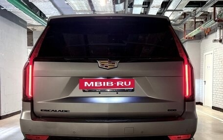 Cadillac Escalade V, 2023 год, 14 000 000 рублей, 5 фотография