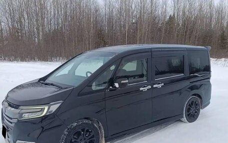 Honda Stepwgn IV, 2021 год, 2 100 000 рублей, 2 фотография