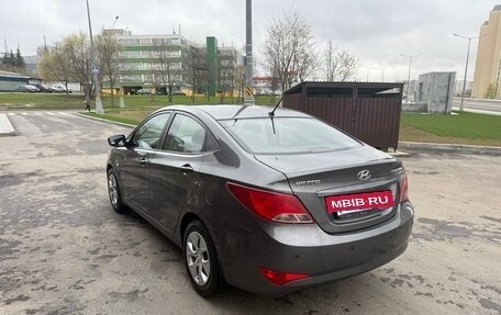 Hyundai Solaris II рестайлинг, 2015 год, 1 000 000 рублей, 3 фотография