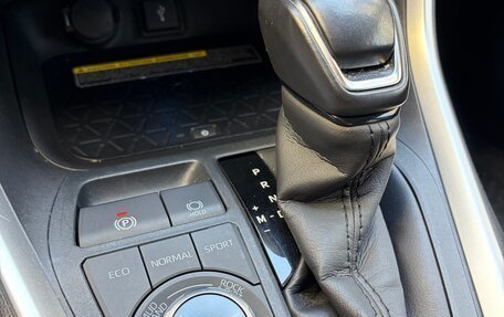 Toyota RAV4, 2021 год, 3 500 000 рублей, 10 фотография