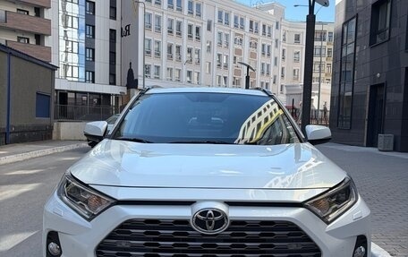 Toyota RAV4, 2021 год, 3 500 000 рублей, 2 фотография