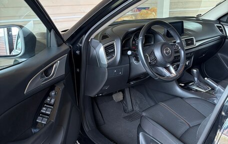 Mazda 3, 2018 год, 1 890 000 рублей, 13 фотография