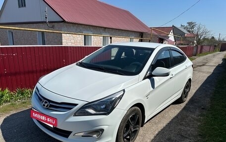 Hyundai Solaris II рестайлинг, 2015 год, 1 620 000 рублей, 3 фотография
