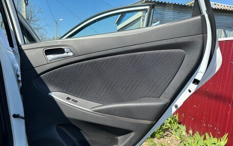 Hyundai Solaris II рестайлинг, 2015 год, 1 620 000 рублей, 18 фотография