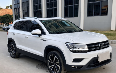 Volkswagen Tharu, 2023 год, 1 650 000 рублей, 2 фотография